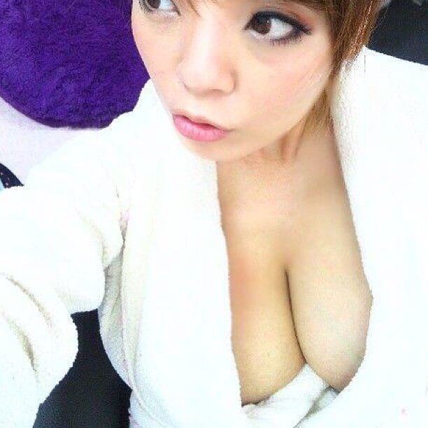 Pictures of big-boobed japanese pornstar
